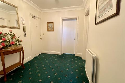 2 bedroom apartment for sale, Prince Of Wales Terrace, Scarborough