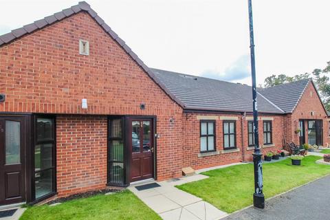 2 bedroom house for sale, St. Peters Court, Horbury WF4