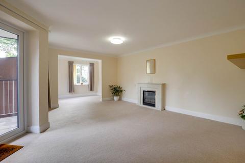 1 bedroom apartment for sale, Chiltern Court, Emmer Green