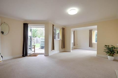 1 bedroom apartment for sale, Chiltern Court, Emmer Green