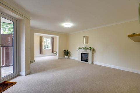 1 bedroom apartment for sale, Chiltern Court, Emmer Green