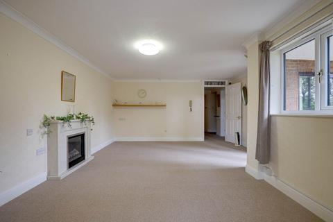 1 bedroom apartment for sale, Chiltern Court, Emmer Green