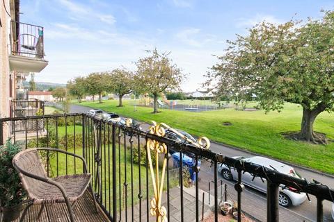 3 bedroom flat for sale, Braeside Drive, Dumbarton, West Dunbartonshire, G82