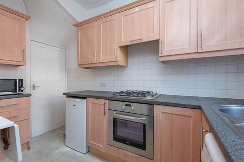 2 bedroom terraced house to rent, Methley View, Leeds LS7