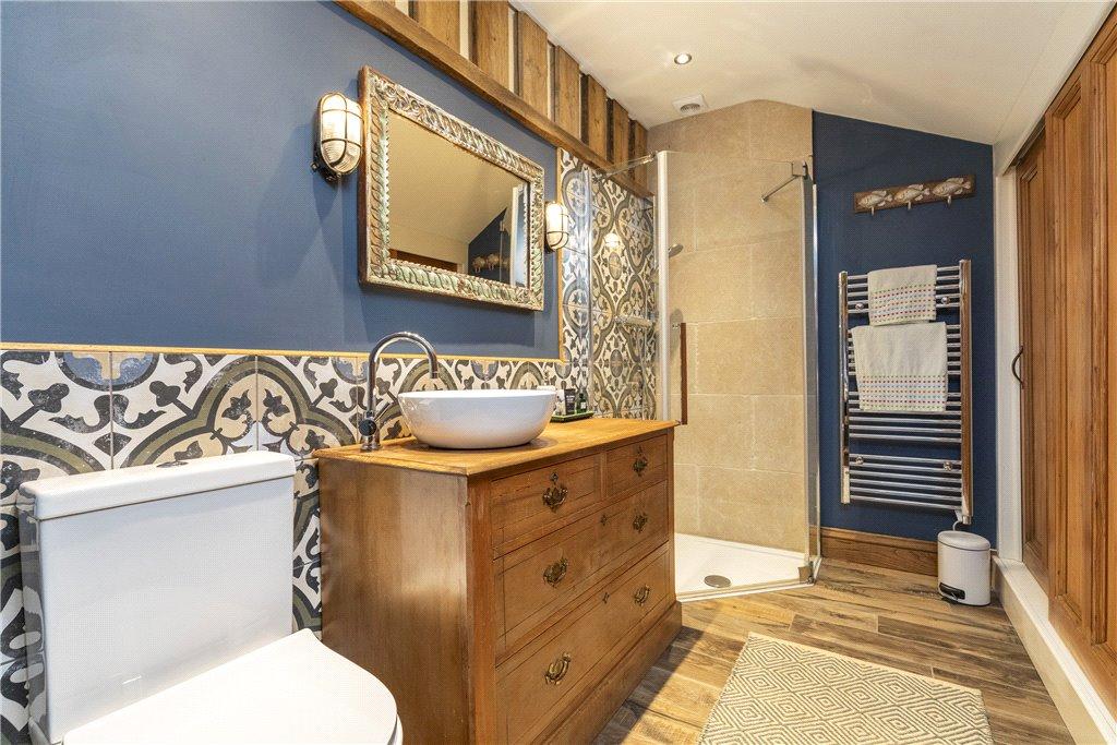 Ensuite