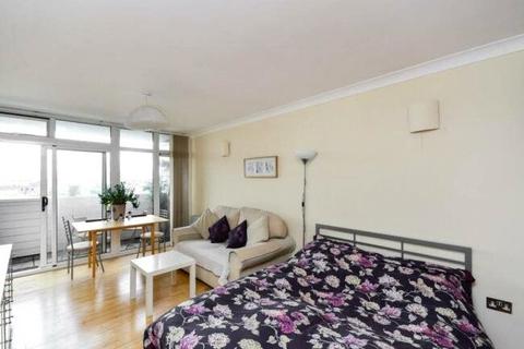 Studio to rent, Regency Street, London, SW1P