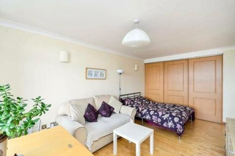 Studio to rent, Regency Street, London, SW1P