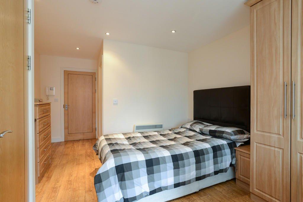 Apartment in Nottinghamshire - View 4