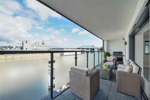 3 bedroom apartment for sale, City Road, Truro