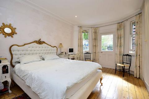 3 bedroom flat to rent, Adamson Road, Belsize Park, London, NW3