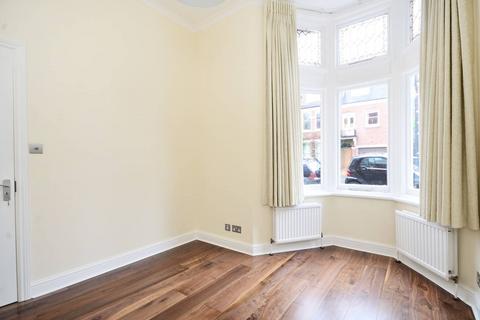 3 bedroom flat to rent, Crediton Hill, West Hampstead, London, NW6