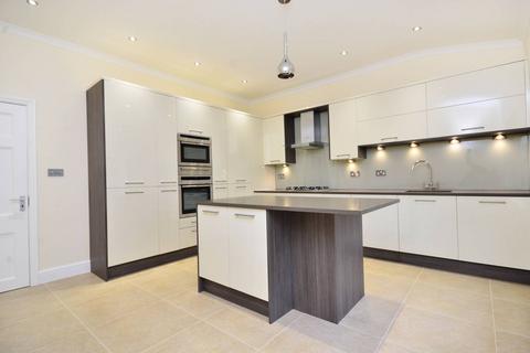 3 bedroom flat to rent, Crediton Hill, West Hampstead, London, NW6