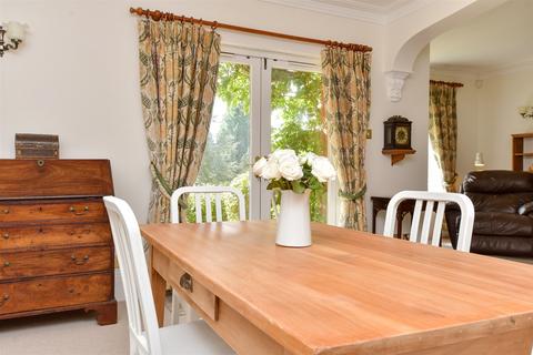 3 bedroom ground floor flat for sale, The Coach House Dene Park, Tonbridge TN11