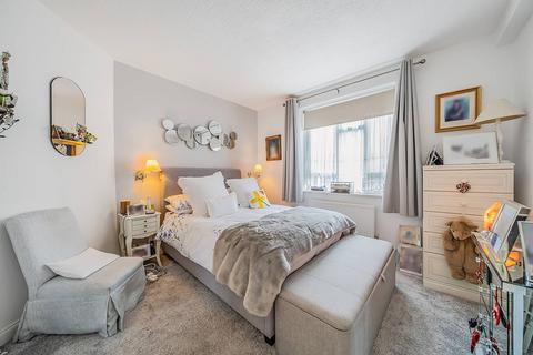 3 bedroom flat for sale, Greenleaf Close, Brixton, London, SW2