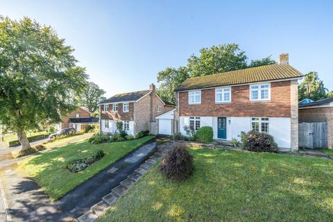 24 Guillards Oak, Midhurst, GU29 9JZ