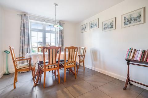 24 Guillards Oak, Midhurst, GU29 9JZ