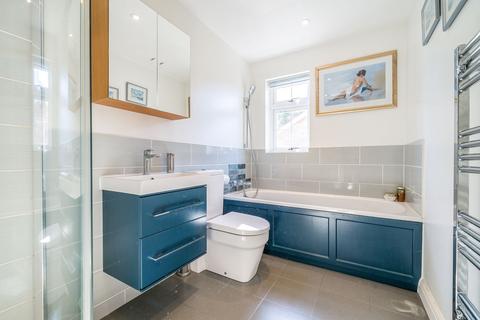24 Guillards Oak, Midhurst, GU29 9JZ