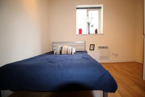 Studio to rent, St Petersburgh Place, London W2