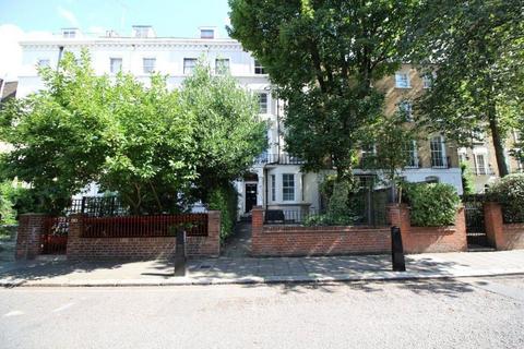 Studio to rent, St Petersburgh Place, London W2