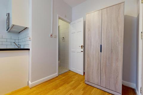 Studio to rent, St Petersburgh Place, London W2