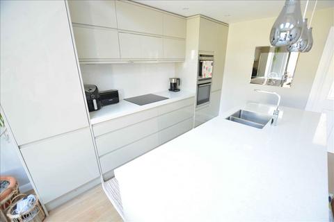 97 Burns Avenue, Feltham, TW14 9LX