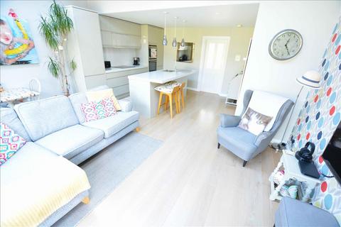 97 Burns Avenue, Feltham, TW14 9LX