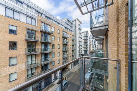 Studio to rent, Caspian Wharf, London E3