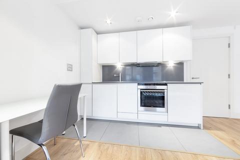 Studio to rent, Caspian Wharf, London E3