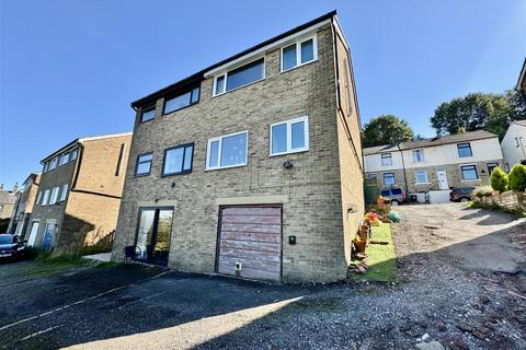 3 bedroom semi-detached house for sale, Forest Road, Almondbury, Huddersfield, HD5 8EU