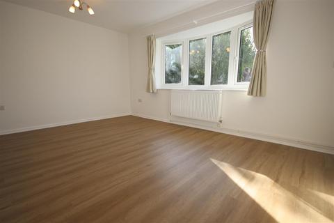 4 bedroom house to rent, Queen Ediths Way, Cambridge CB1