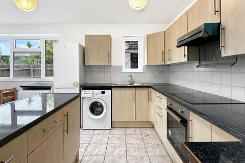 9 Coldhams Grove, Cambridge, CB1 3HW