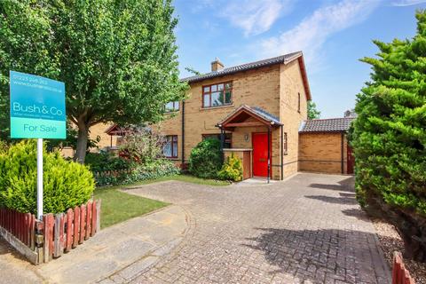 2 bedroom semi-detached house for sale, Howgate Road, Cambridge CB4