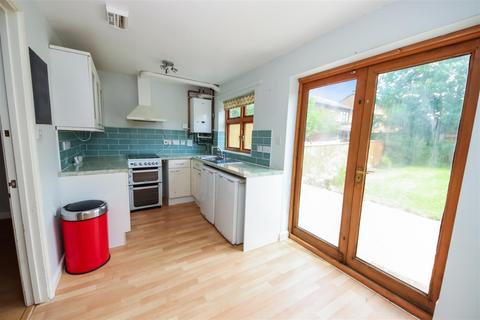 2 bedroom semi-detached house for sale, Howgate Road, Cambridge CB4