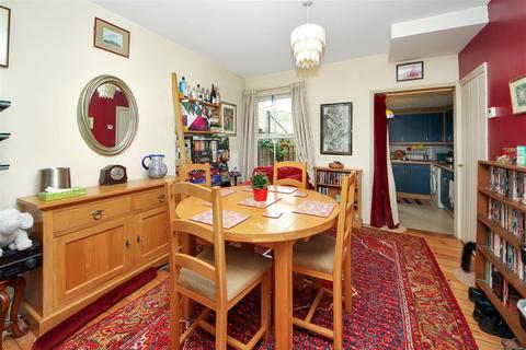 3 bedroom terraced house for sale, Thoday Street, Cambridge CB1