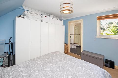 39a Macaulay Avenue, Great Shelford, Cambridge, CB22 5AE