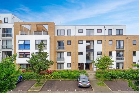 1 bedroom flat for sale, Pym Court, Cromwell Road, Cambridge CB1