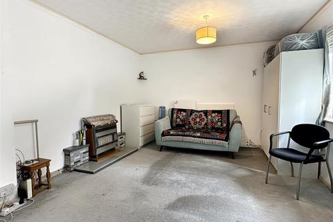 2 bedroom maisonette for sale, Rayson Way, Cambridge CB5