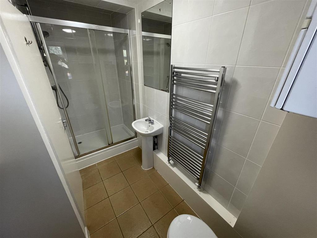 56-BATHROOM-GF-2.jpg
