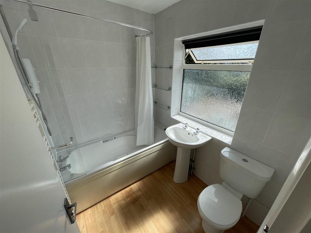 56-BATHROOM-FF.jpg