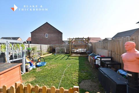 3 bedroom semi-detached house for sale, Spindle Drive, Little Clacton