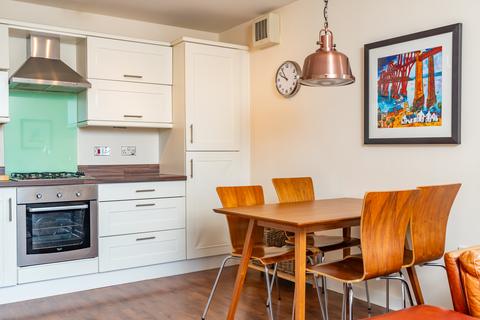 2 bedroom flat for sale, 4/12 Thorntreeside, Easter Road, Edinburgh, EH6 8FF