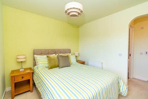 Flat 12, 4 Thorntreeside, Edinburgh, EH6 8FF