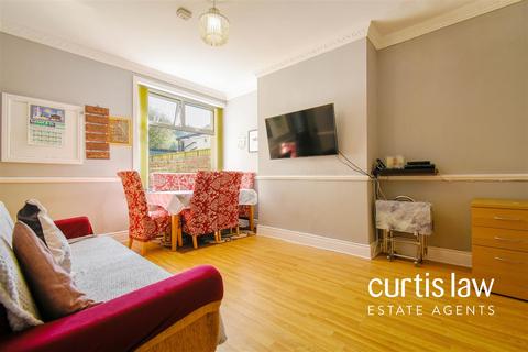 3 bedroom end of terrace house for sale, Burnley Road, Accrington