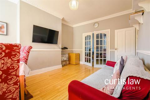 3 bedroom end of terrace house for sale, Burnley Road, Accrington