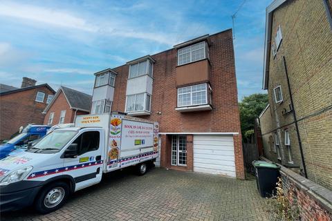 4 bedroom townhouse for sale, Pelham Road, Gravesend, Kent, DA11