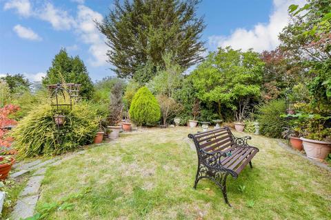 3 bedroom detached bungalow for sale, Melbourne Gardens, Romford, Essex