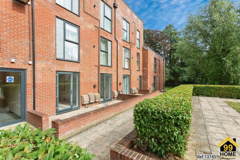 2 bedroom apartment for sale, Candleford Court, Buckingham, MK18