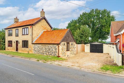 4 bedroom detached house for sale, The Street, Holywell Row