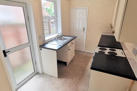 3 bedroom terraced house to rent, Cyril Road, Worcester WR3