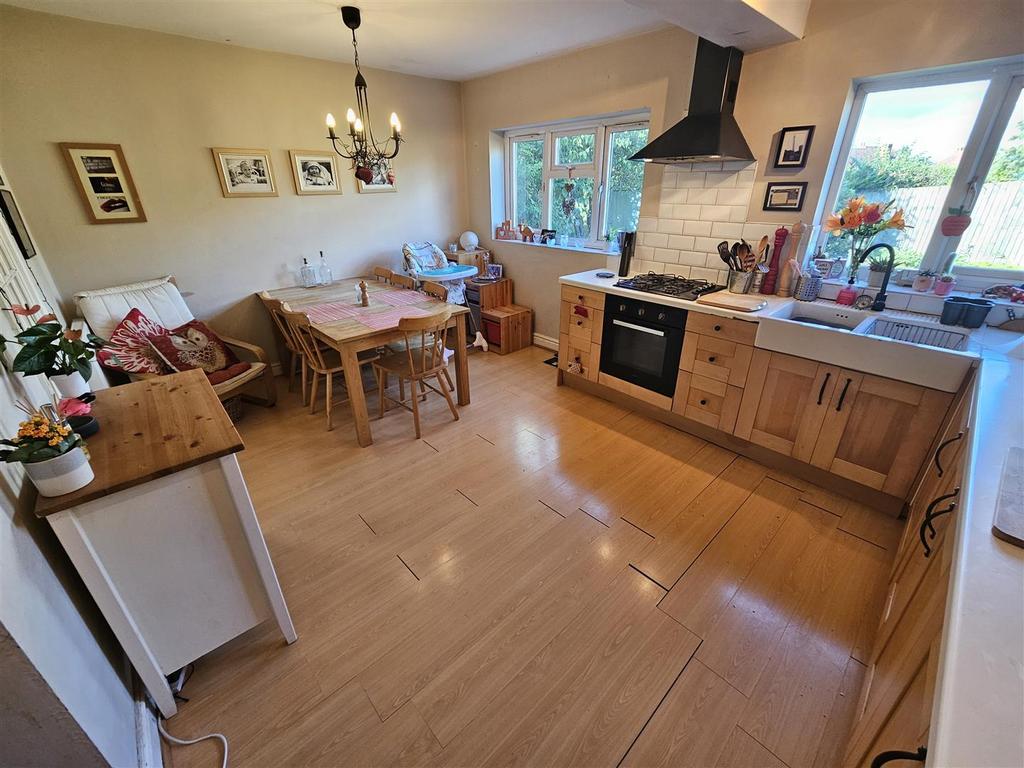 Kitchen/Dining Room